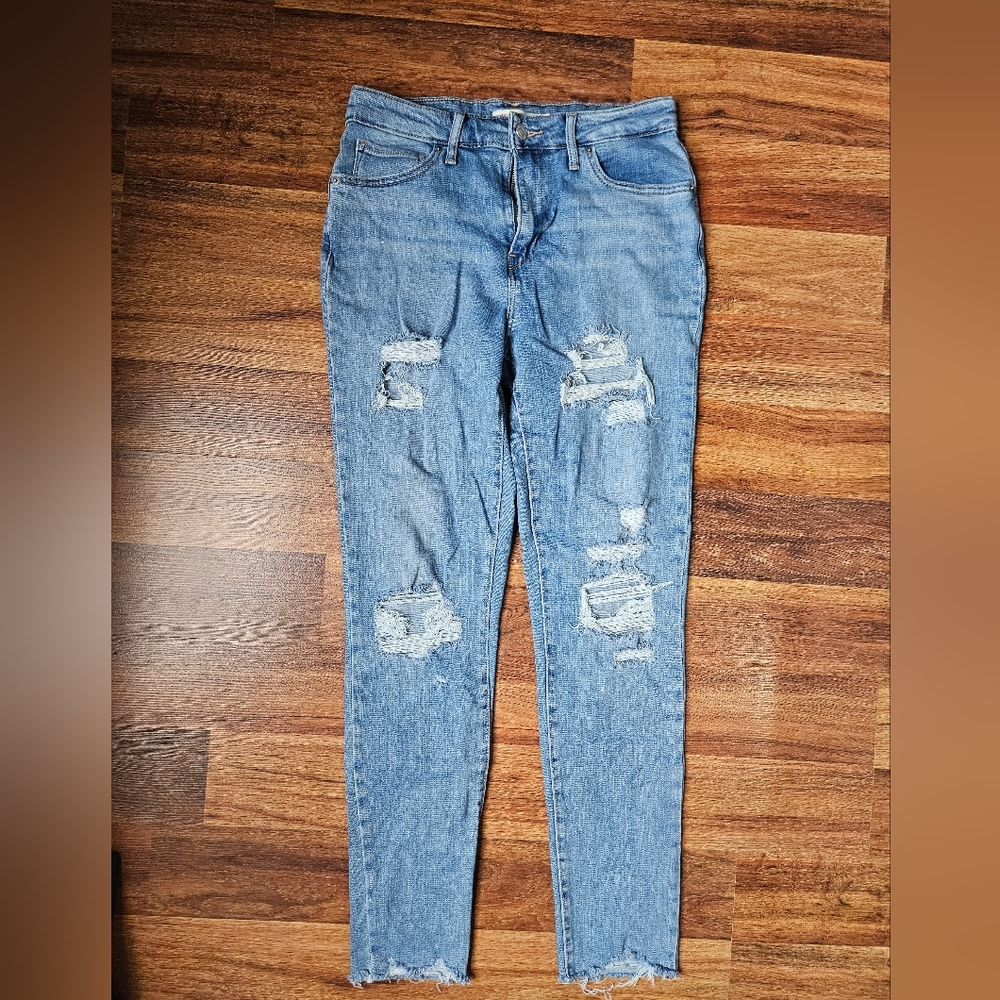 Levis 721 Ripped Skinny Jeans, size 28